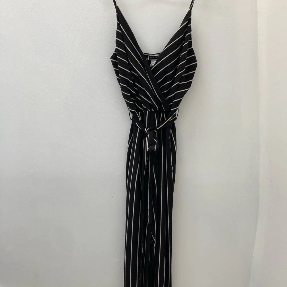 Black with white stripes jumpsuit with wide legs and belt. Size medium - Picture 1 of 8